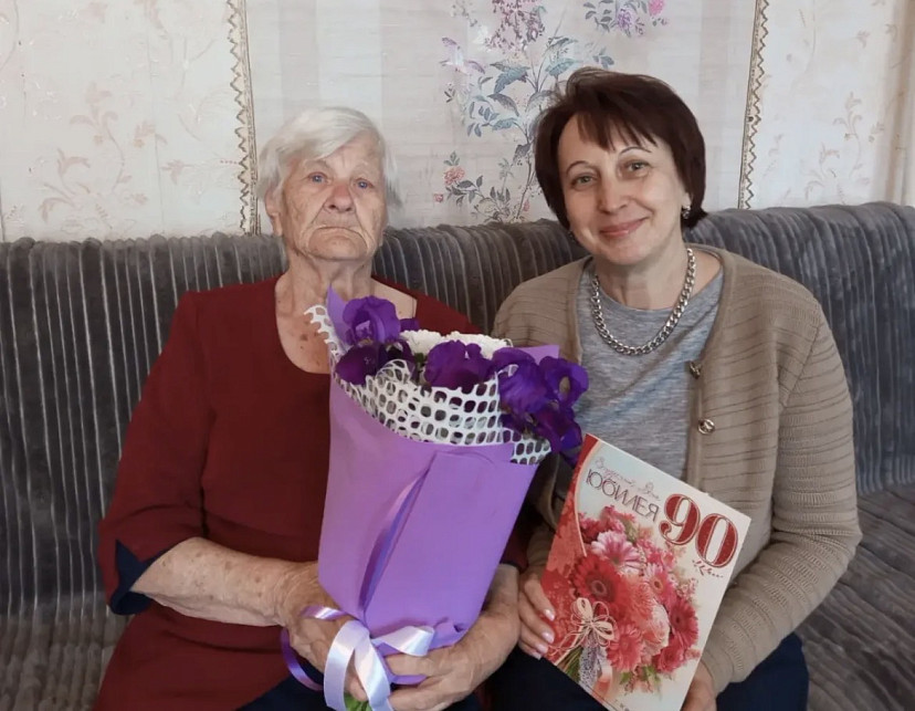 В Саратовской области ветеран труда отметила 90-летие 